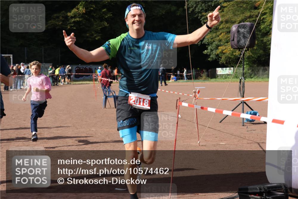 27.09.2026 - 35. Volkslauf durch das schöne Alstertal Strokosch-Dieckow http://msf.ph/oto/10574462 27.09.2026 12:28:16 Ziel 2018, 2062, 2063, 2258, 2302 meine-sportfotos.de