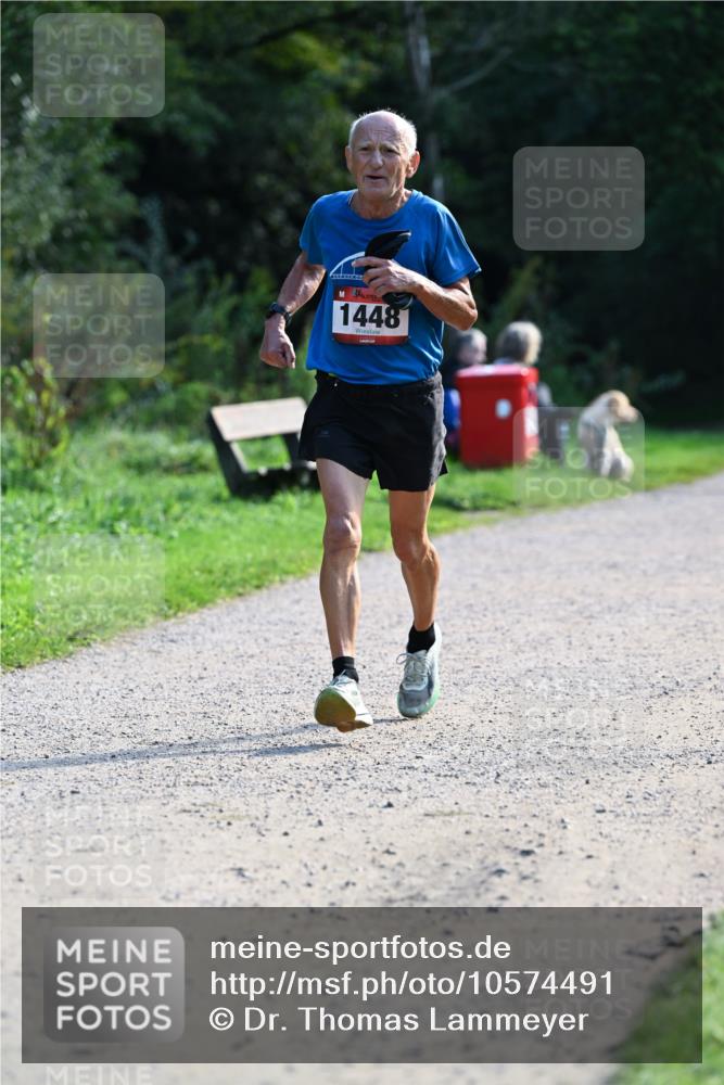 27.09.2026 - 35. Volkslauf durch das schöne Alstertal Dr. Thomas Lammeyer http://msf.ph/oto/10574491 27.09.2026 11:32:52 Laufen 1448 meine-sportfotos.de