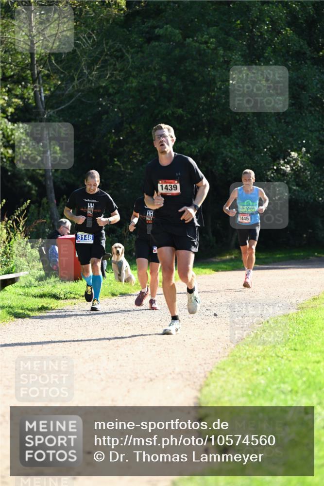 27.09.2026 - 35. Volkslauf durch das schöne Alstertal Dr. Thomas Lammeyer http://msf.ph/oto/10574560 27.09.2026 11:33:05 Laufen 3148, 1439, 1445 meine-sportfotos.de