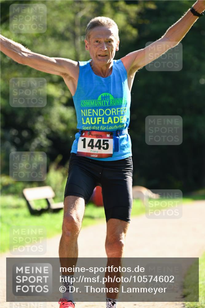 27.09.2026 - 35. Volkslauf durch das schöne Alstertal Dr. Thomas Lammeyer http://msf.ph/oto/10574602 27.09.2026 11:33:11 Laufen 1445 meine-sportfotos.de