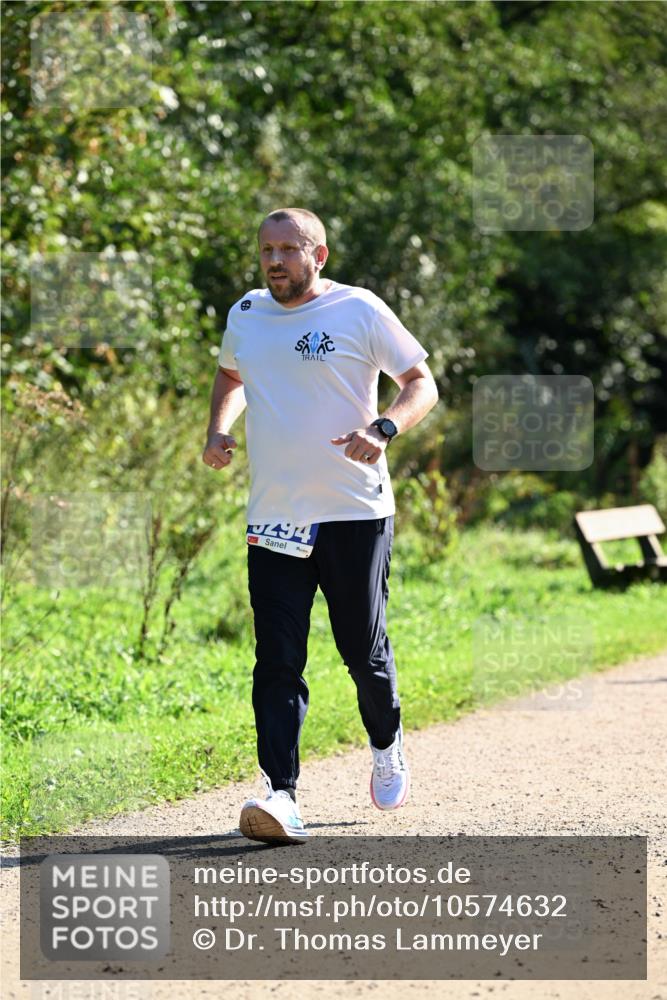 27.09.2026 - 35. Volkslauf durch das schöne Alstertal Dr. Thomas Lammeyer http://msf.ph/oto/10574632 27.09.2026 11:33:36 Laufen 494 meine-sportfotos.de