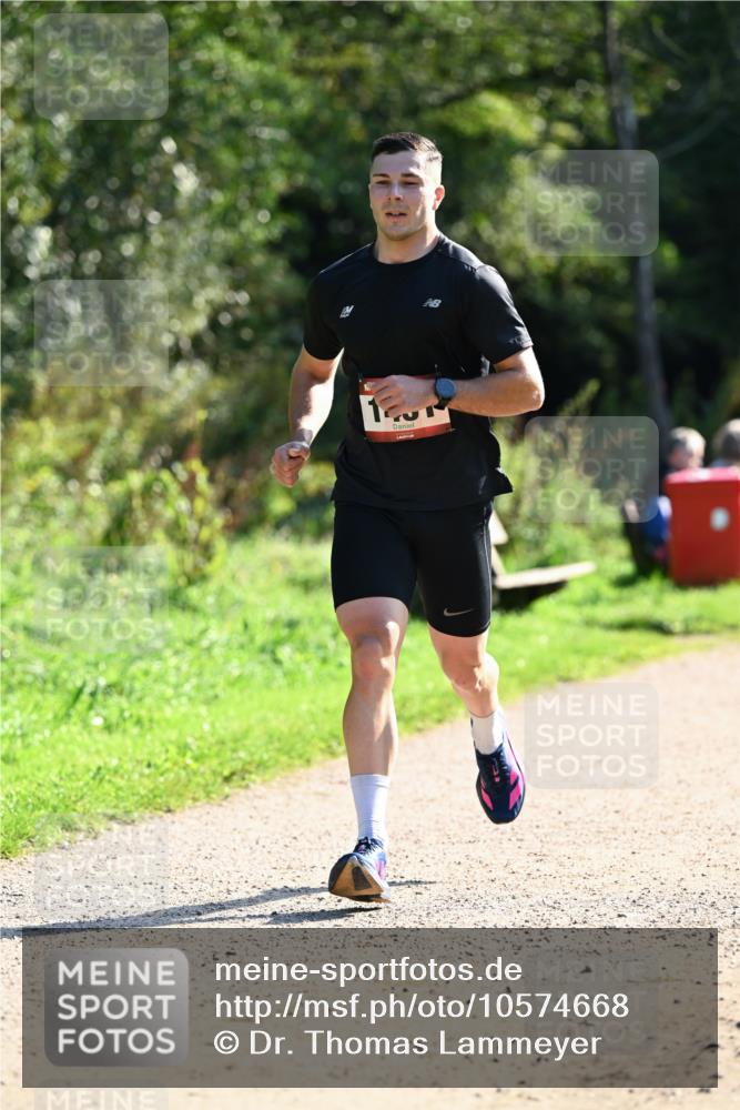 27.09.2026 - 35. Volkslauf durch das schöne Alstertal Dr. Thomas Lammeyer http://msf.ph/oto/10574668 27.09.2026 11:34:04 Laufen 1201 meine-sportfotos.de