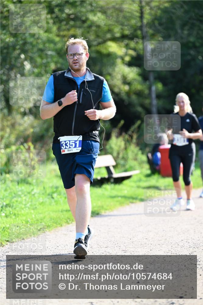 27.09.2026 - 35. Volkslauf durch das schöne Alstertal Dr. Thomas Lammeyer http://msf.ph/oto/10574684 27.09.2026 11:34:14 Laufen 3351 meine-sportfotos.de
