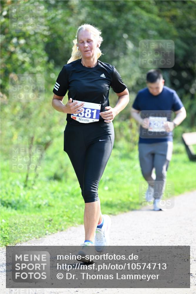 27.09.2026 - 35. Volkslauf durch das schöne Alstertal Dr. Thomas Lammeyer http://msf.ph/oto/10574713 27.09.2026 11:34:18 Laufen 381 meine-sportfotos.de