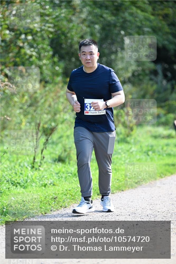27.09.2026 - 35. Volkslauf durch das schöne Alstertal Dr. Thomas Lammeyer http://msf.ph/oto/10574720 27.09.2026 11:34:20 Laufen 132 meine-sportfotos.de