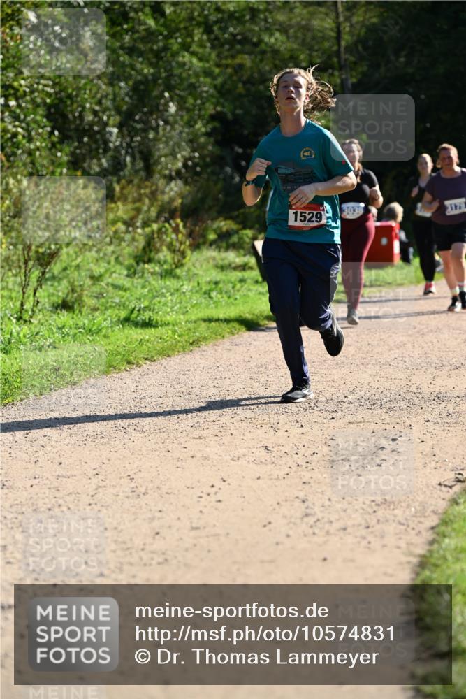 27.09.2026 - 35. Volkslauf durch das schöne Alstertal Dr. Thomas Lammeyer http://msf.ph/oto/10574831 27.09.2026 11:35:10 Laufen 1529, 3179 meine-sportfotos.de