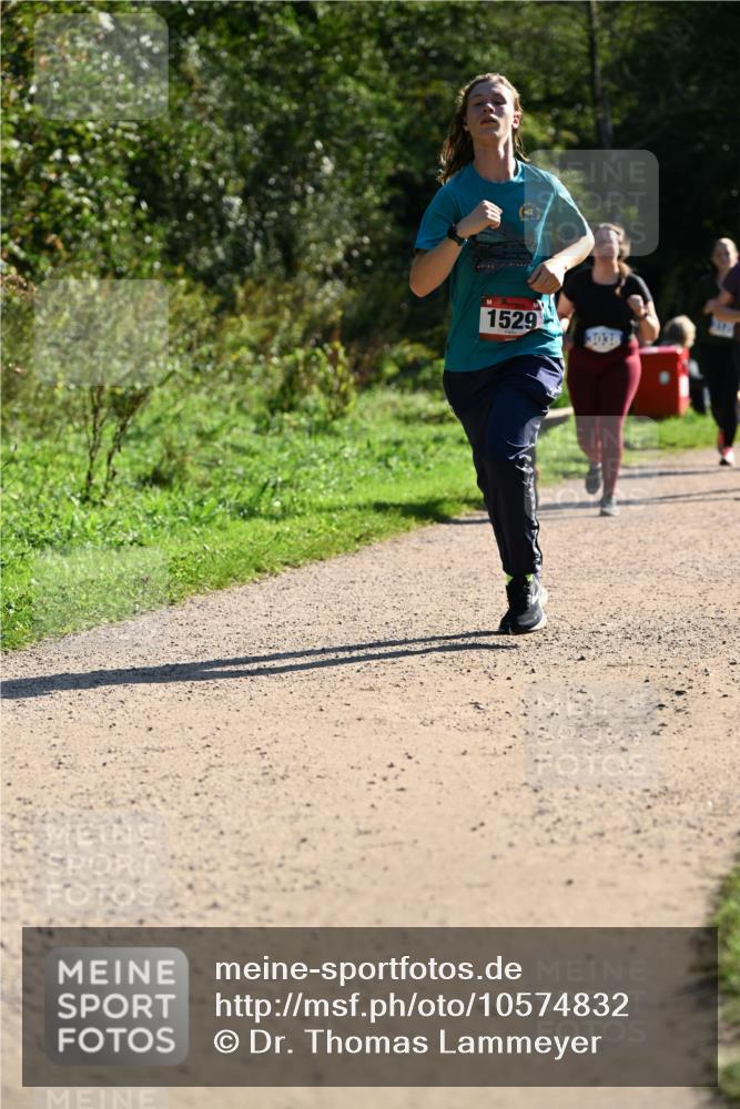 27.09.2026 - 35. Volkslauf durch das schöne Alstertal Dr. Thomas Lammeyer http://msf.ph/oto/10574832 27.09.2026 11:35:10 Laufen 1529, 3038 meine-sportfotos.de