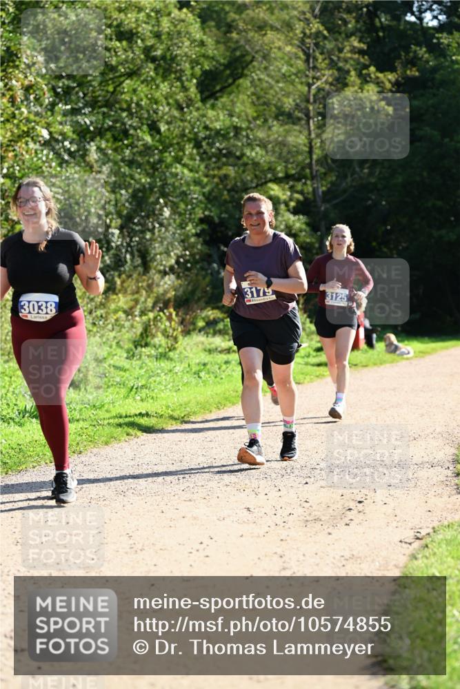 27.09.2026 - 35. Volkslauf durch das schöne Alstertal Dr. Thomas Lammeyer http://msf.ph/oto/10574855 27.09.2026 11:35:13 Laufen 3038, 3179, 3125 meine-sportfotos.de