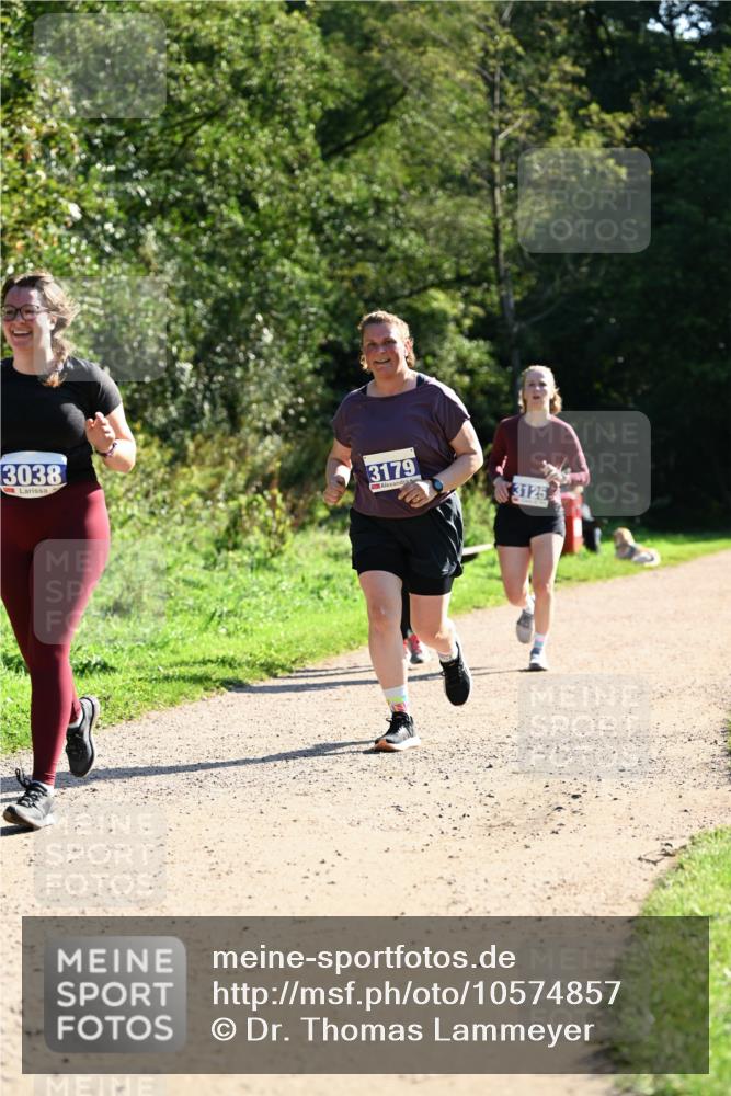 27.09.2026 - 35. Volkslauf durch das schöne Alstertal Dr. Thomas Lammeyer http://msf.ph/oto/10574857 27.09.2026 11:35:13 Laufen 3038, 3179, 3125 meine-sportfotos.de