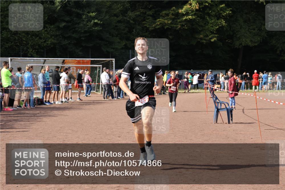 27.09.2026 - 35. Volkslauf durch das schöne Alstertal Strokosch-Dieckow http://msf.ph/oto/10574866 27.09.2026 12:29:16 Ziel 2274, 2362 meine-sportfotos.de