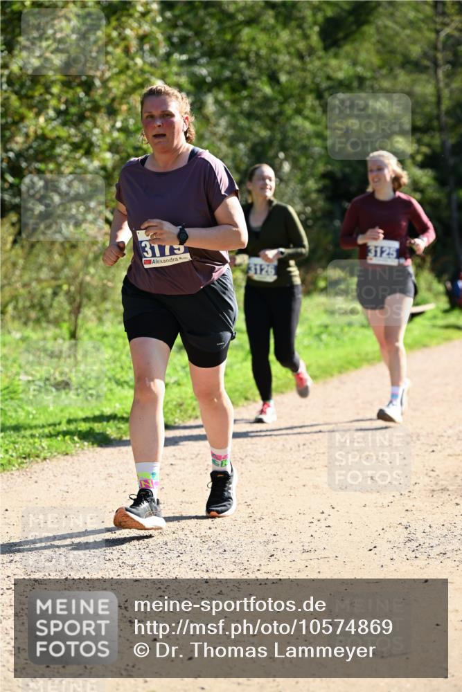 27.09.2026 - 35. Volkslauf durch das schöne Alstertal Dr. Thomas Lammeyer http://msf.ph/oto/10574869 27.09.2026 11:35:15 Laufen 3175, 3126, 3125 meine-sportfotos.de
