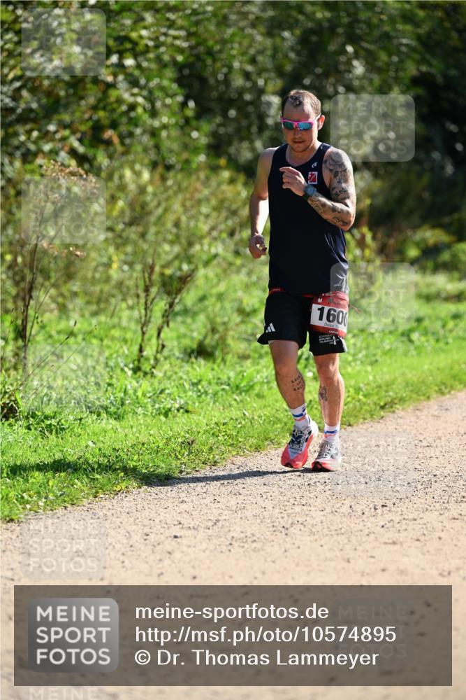 27.09.2026 - 35. Volkslauf durch das schöne Alstertal Dr. Thomas Lammeyer http://msf.ph/oto/10574895 27.09.2026 11:35:25 Laufen 1600 meine-sportfotos.de