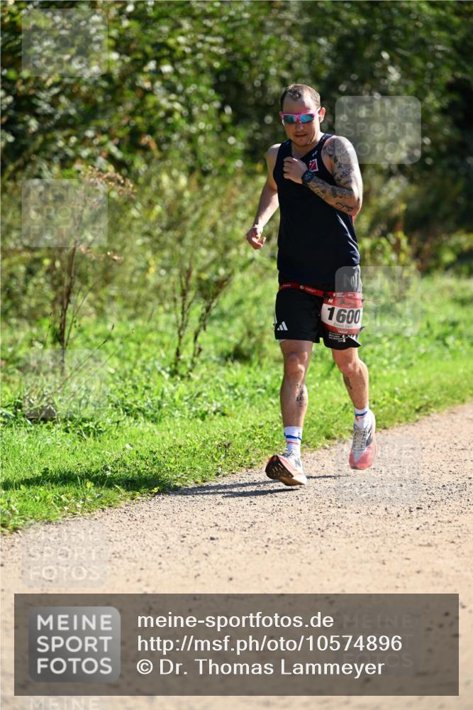 27.09.2026 - 35. Volkslauf durch das schöne Alstertal Dr. Thomas Lammeyer http://msf.ph/oto/10574896 27.09.2026 11:35:25 Laufen 1600 meine-sportfotos.de