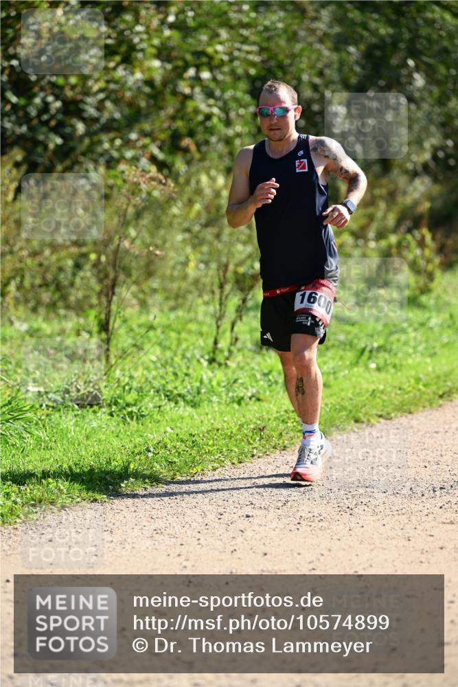 27.09.2026 - 35. Volkslauf durch das schöne Alstertal Dr. Thomas Lammeyer http://msf.ph/oto/10574899 27.09.2026 11:35:26 Laufen 1600 meine-sportfotos.de