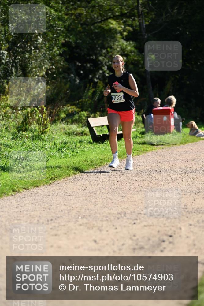 27.09.2026 - 35. Volkslauf durch das schöne Alstertal Dr. Thomas Lammeyer http://msf.ph/oto/10574903 27.09.2026 11:35:27 Laufen 3088 meine-sportfotos.de