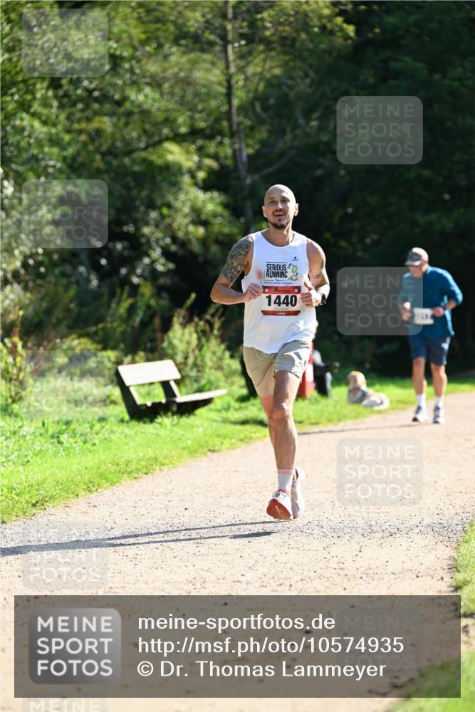 27.09.2026 - 35. Volkslauf durch das schöne Alstertal Dr. Thomas Lammeyer http://msf.ph/oto/10574935 27.09.2026 11:35:35 Laufen 1440 meine-sportfotos.de