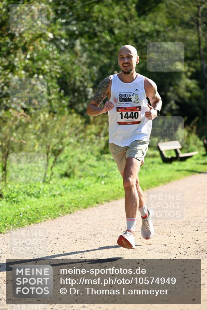 27.09.2026 - 35. Volkslauf durch das schöne Alstertal Dr. Thomas Lammeyer http://msf.ph/oto/10574949 27.09.2026 11:35:36 Laufen 1440 meine-sportfotos.de