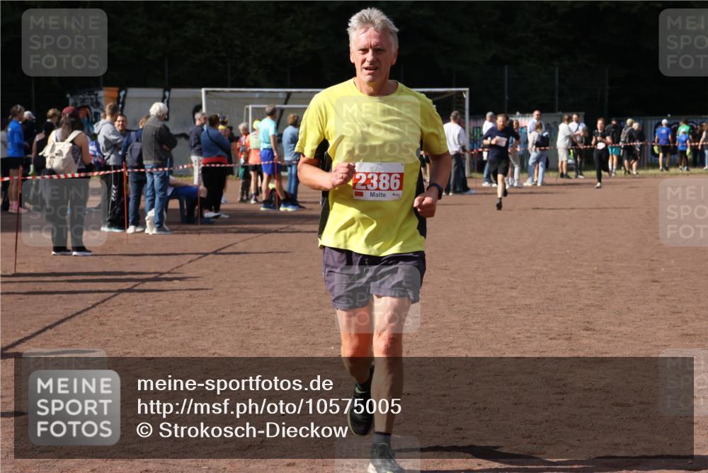 27.09.2026 - 35. Volkslauf durch das schöne Alstertal Strokosch-Dieckow http://msf.ph/oto/10575005 27.09.2026 12:34:02 Ziel 2236, 2386 meine-sportfotos.de