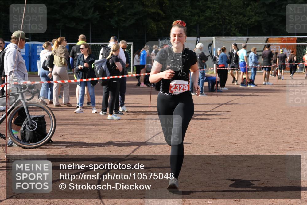 27.09.2026 - 35. Volkslauf durch das schöne Alstertal Strokosch-Dieckow http://msf.ph/oto/10575048 27.09.2026 12:34:16 Ziel 2329 meine-sportfotos.de