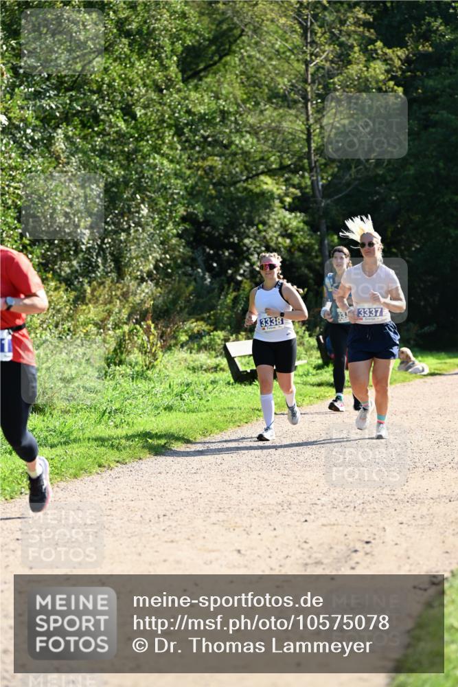 27.09.2026 - 35. Volkslauf durch das schöne Alstertal Dr. Thomas Lammeyer http://msf.ph/oto/10575078 27.09.2026 11:36:04 Laufen 3338, 33, 3337 meine-sportfotos.de
