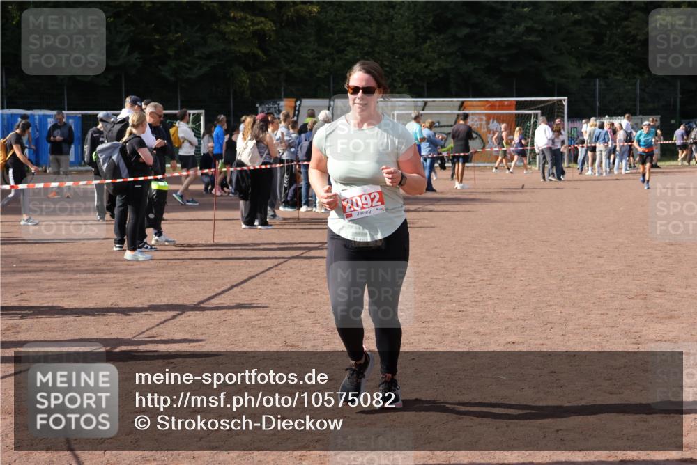 27.09.2026 - 35. Volkslauf durch das schöne Alstertal Strokosch-Dieckow http://msf.ph/oto/10575082 27.09.2026 12:34:30 Ziel 2092 meine-sportfotos.de