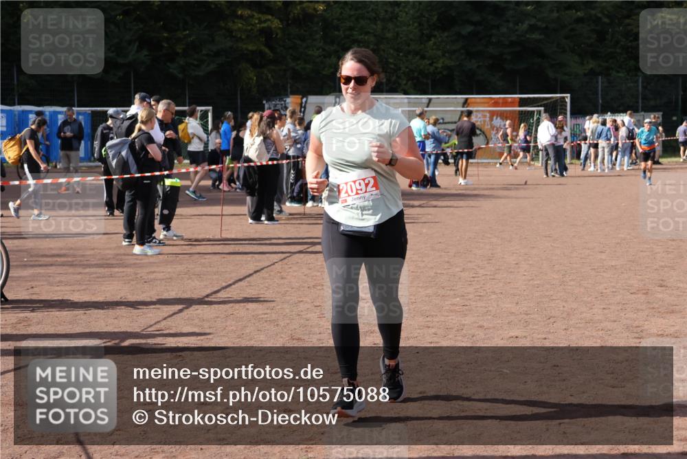 27.09.2026 - 35. Volkslauf durch das schöne Alstertal Strokosch-Dieckow http://msf.ph/oto/10575088 27.09.2026 12:34:30 Ziel 2092 meine-sportfotos.de