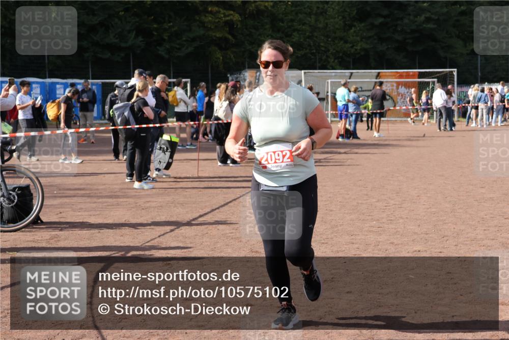 27.09.2026 - 35. Volkslauf durch das schöne Alstertal Strokosch-Dieckow http://msf.ph/oto/10575102 27.09.2026 12:34:30 Ziel 2092 meine-sportfotos.de