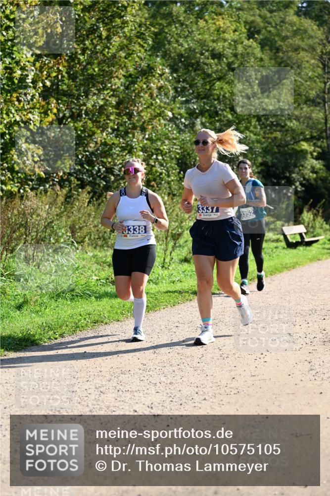27.09.2026 - 35. Volkslauf durch das schöne Alstertal Dr. Thomas Lammeyer http://msf.ph/oto/10575105 27.09.2026 11:36:07 Laufen 3338, 3337, 3352 meine-sportfotos.de
