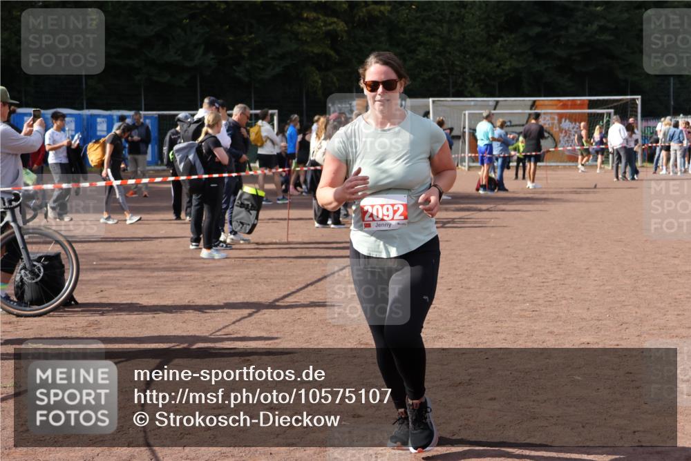 27.09.2026 - 35. Volkslauf durch das schöne Alstertal Strokosch-Dieckow http://msf.ph/oto/10575107 27.09.2026 12:34:30 Ziel 2092 meine-sportfotos.de