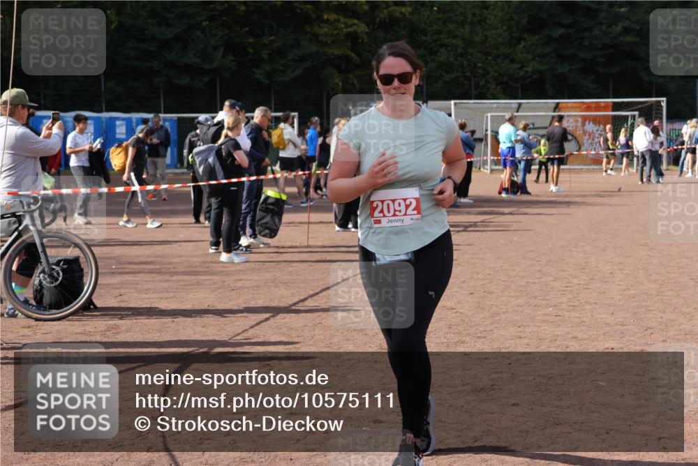 27.09.2026 - 35. Volkslauf durch das schöne Alstertal Strokosch-Dieckow http://msf.ph/oto/10575111 27.09.2026 12:34:30 Ziel 2092 meine-sportfotos.de