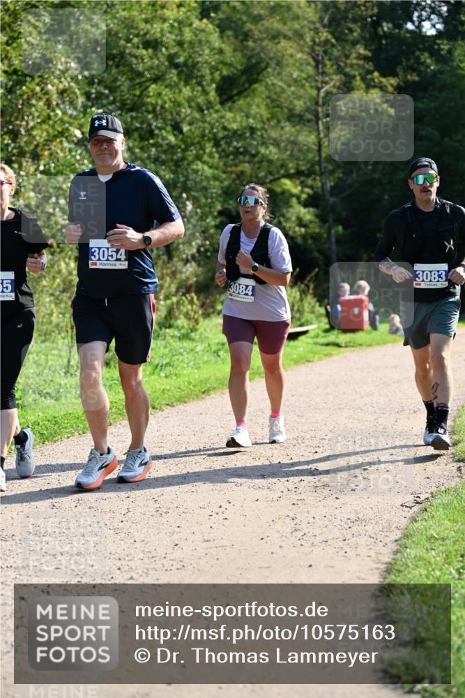 27.09.2026 - 35. Volkslauf durch das schöne Alstertal Dr. Thomas Lammeyer http://msf.ph/oto/10575163 27.09.2026 11:36:17 Laufen 55, 3054, 3084, 3083 meine-sportfotos.de