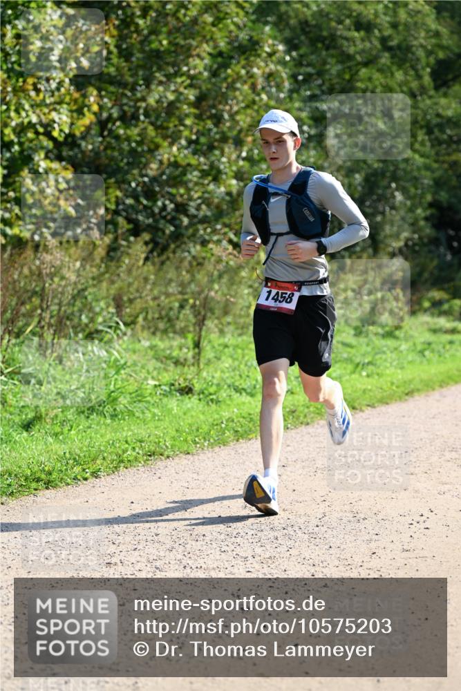 27.09.2026 - 35. Volkslauf durch das schöne Alstertal Dr. Thomas Lammeyer http://msf.ph/oto/10575203 27.09.2026 11:36:28 Laufen 1458 meine-sportfotos.de