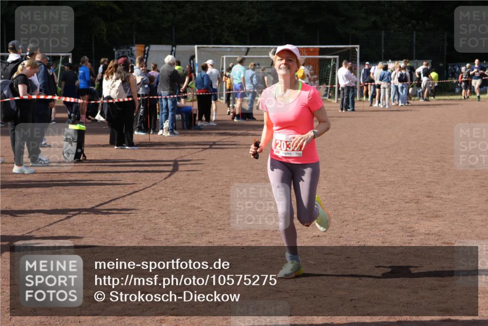 27.09.2026 - 35. Volkslauf durch das schöne Alstertal Strokosch-Dieckow http://msf.ph/oto/10575275 27.09.2026 12:34:59 Ziel 2030 meine-sportfotos.de
