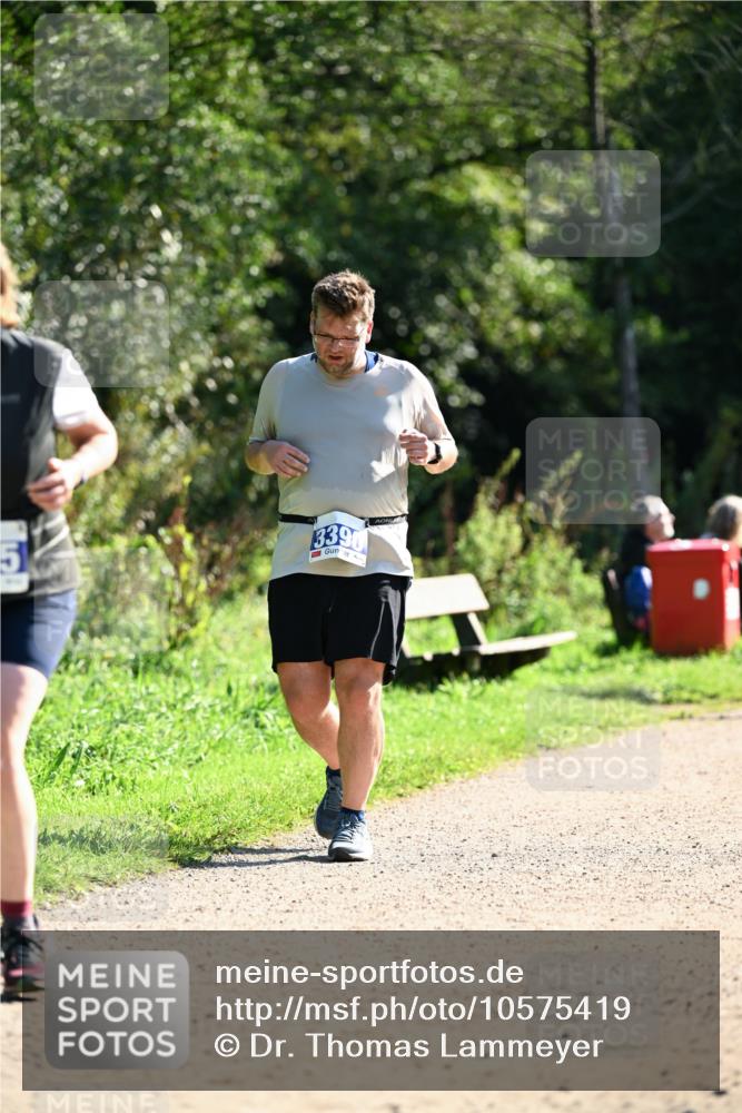27.09.2026 - 35. Volkslauf durch das schöne Alstertal Dr. Thomas Lammeyer http://msf.ph/oto/10575419 27.09.2026 11:37:50 Laufen 3390 meine-sportfotos.de