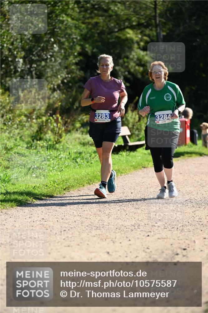 27.09.2026 - 35. Volkslauf durch das schöne Alstertal Dr. Thomas Lammeyer http://msf.ph/oto/10575587 27.09.2026 11:38:44 Laufen 3283, 3284 meine-sportfotos.de