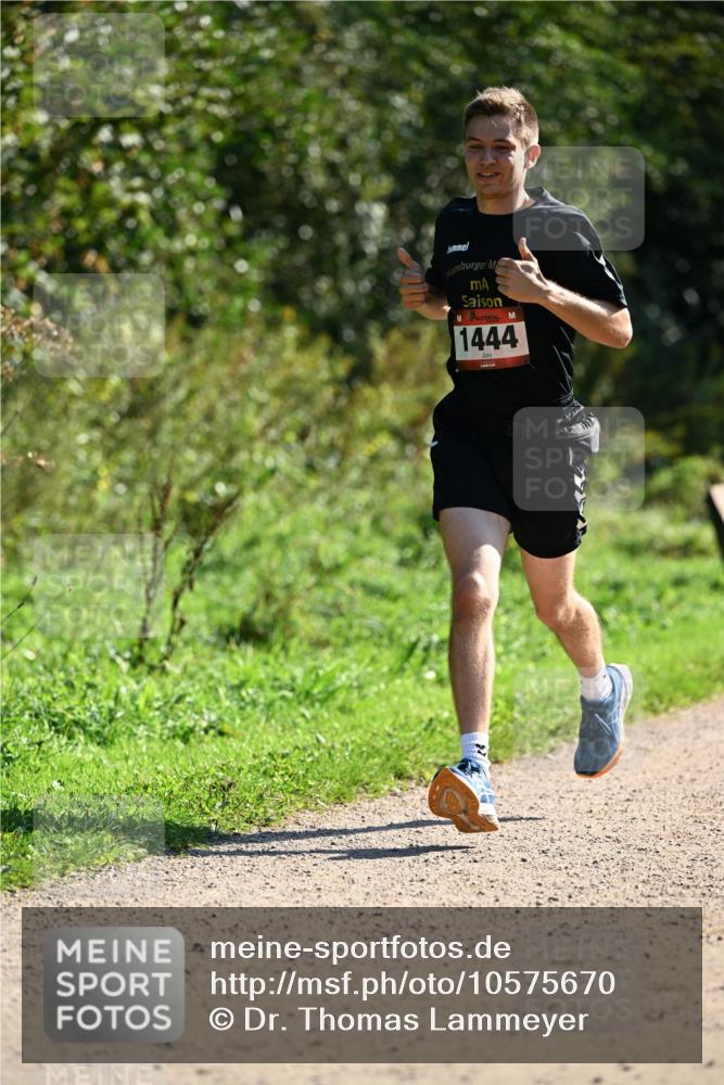 27.09.2026 - 35. Volkslauf durch das schöne Alstertal Dr. Thomas Lammeyer http://msf.ph/oto/10575670 27.09.2026 11:38:57 Laufen 1444 meine-sportfotos.de