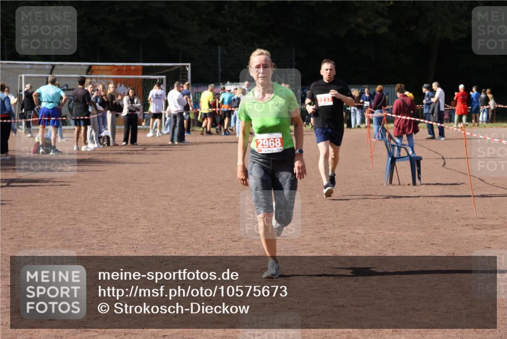 27.09.2026 - 35. Volkslauf durch das schöne Alstertal Strokosch-Dieckow http://msf.ph/oto/10575673 27.09.2026 12:36:46 Ziel 2237, 2968 meine-sportfotos.de