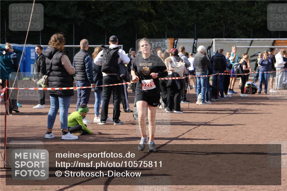 27.09.2026 - 35. Volkslauf durch das schöne Alstertal Strokosch-Dieckow http://msf.ph/oto/10575811 27.09.2026 12:37:31 Ziel 2270 meine-sportfotos.de