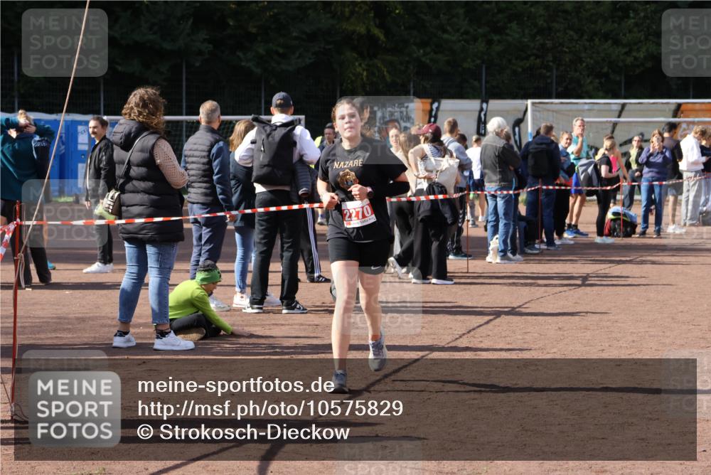 27.09.2026 - 35. Volkslauf durch das schöne Alstertal Strokosch-Dieckow http://msf.ph/oto/10575829 27.09.2026 12:37:31 Ziel 2270 meine-sportfotos.de
