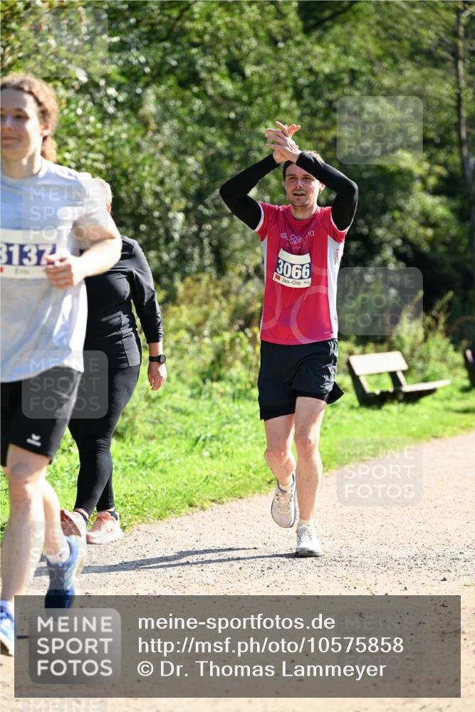 27.09.2026 - 35. Volkslauf durch das schöne Alstertal Dr. Thomas Lammeyer http://msf.ph/oto/10575858 27.09.2026 11:39:31 Laufen 8137, 3066 meine-sportfotos.de