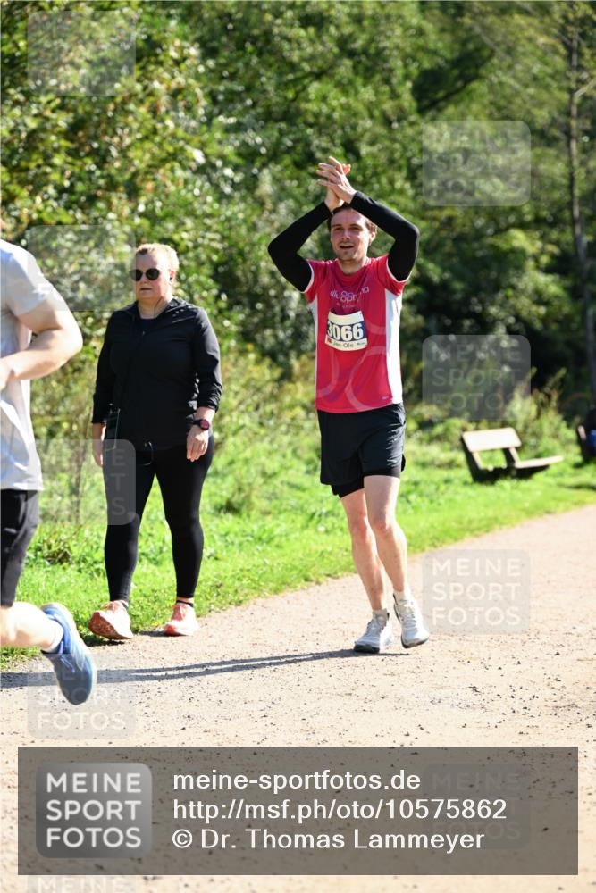 27.09.2026 - 35. Volkslauf durch das schöne Alstertal Dr. Thomas Lammeyer http://msf.ph/oto/10575862 27.09.2026 11:39:31 Laufen 066 meine-sportfotos.de