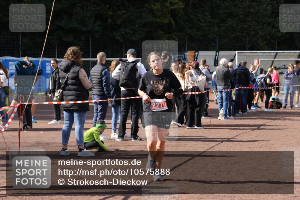 27.09.2026 - 35. Volkslauf durch das schöne Alstertal Strokosch-Dieckow http://msf.ph/oto/10575888 27.09.2026 12:37:32 Ziel 2270 meine-sportfotos.de