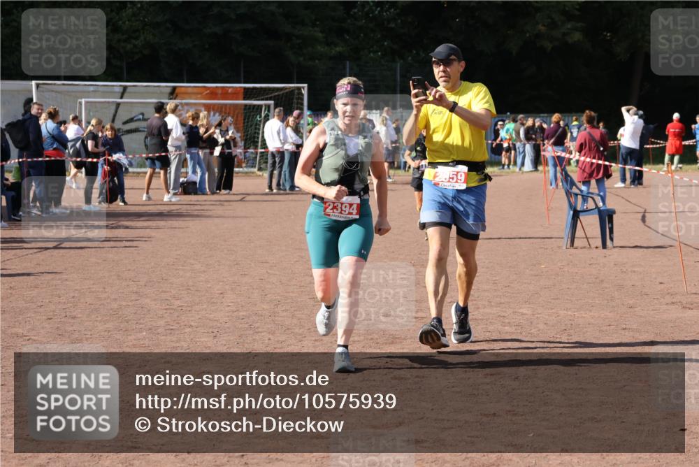 27.09.2026 - 35. Volkslauf durch das schöne Alstertal Strokosch-Dieckow http://msf.ph/oto/10575939 27.09.2026 12:37:56 Ziel 1134, 2394, 2959 meine-sportfotos.de