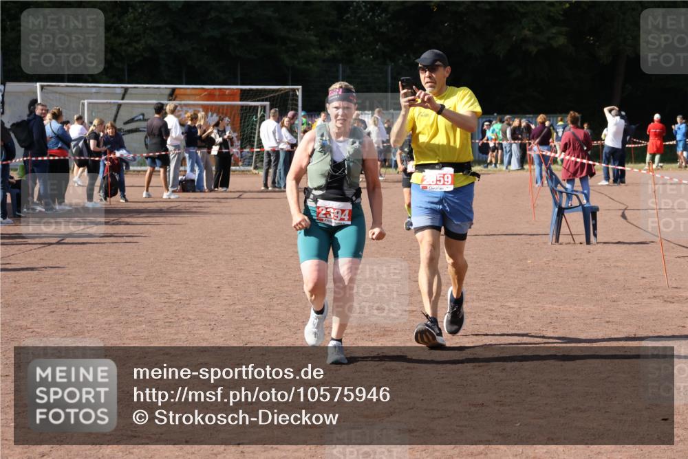 27.09.2026 - 35. Volkslauf durch das schöne Alstertal Strokosch-Dieckow http://msf.ph/oto/10575946 27.09.2026 12:37:56 Ziel 1134, 2394, 2959 meine-sportfotos.de