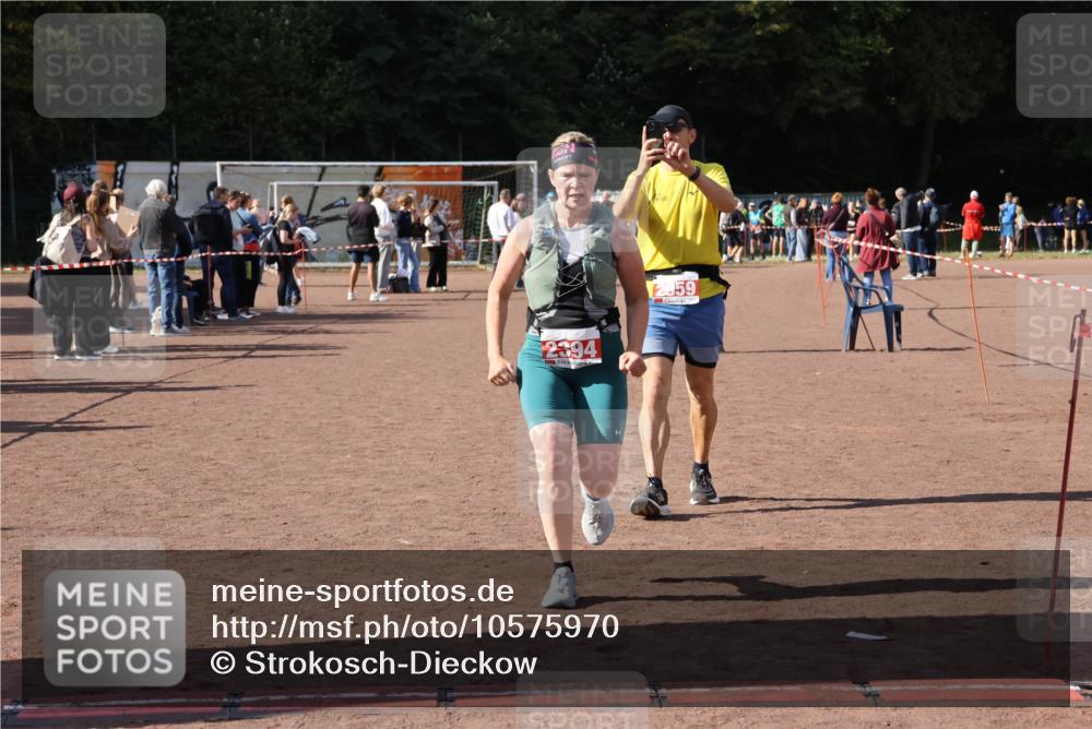 27.09.2026 - 35. Volkslauf durch das schöne Alstertal Strokosch-Dieckow http://msf.ph/oto/10575970 27.09.2026 12:37:57 Ziel 1134, 2394, 2959 meine-sportfotos.de