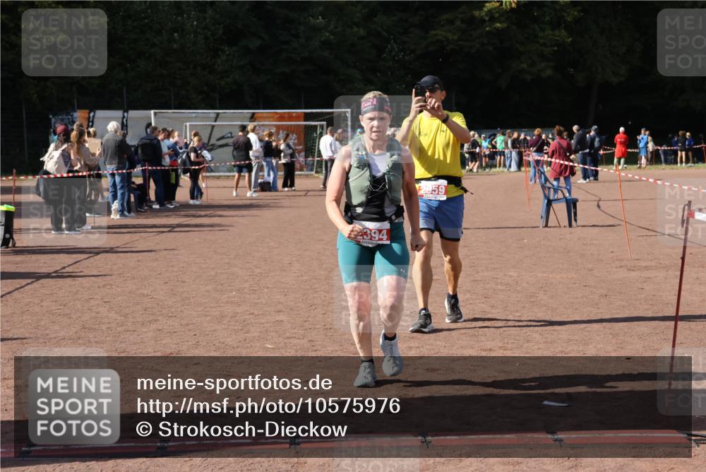 27.09.2026 - 35. Volkslauf durch das schöne Alstertal Strokosch-Dieckow http://msf.ph/oto/10575976 27.09.2026 12:37:57 Ziel 1134, 2394, 2959 meine-sportfotos.de