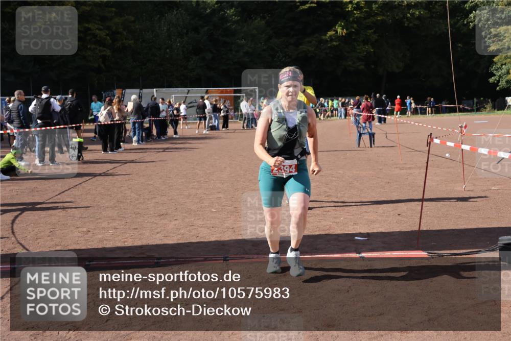 27.09.2026 - 35. Volkslauf durch das schöne Alstertal Strokosch-Dieckow http://msf.ph/oto/10575983 27.09.2026 12:37:57 Ziel 1134, 2394, 2959 meine-sportfotos.de
