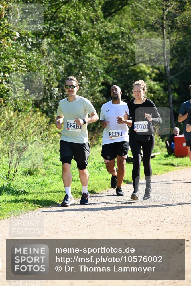 27.09.2026 - 35. Volkslauf durch das schöne Alstertal Dr. Thomas Lammeyer http://msf.ph/oto/10576002 27.09.2026 11:40:18 Laufen 2215, 3952, 3070 meine-sportfotos.de