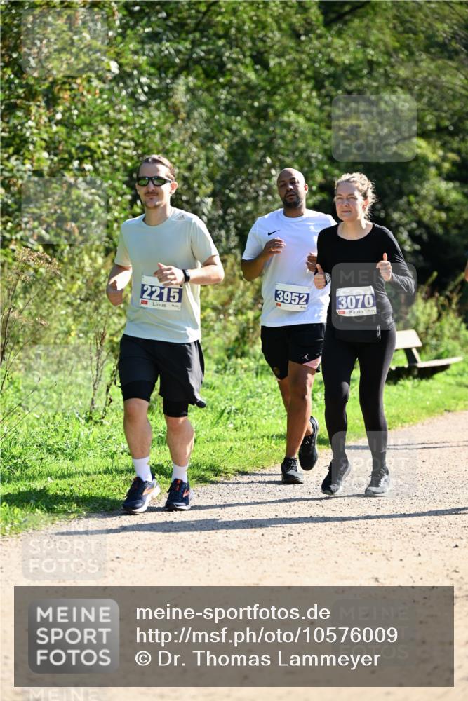 27.09.2026 - 35. Volkslauf durch das schöne Alstertal Dr. Thomas Lammeyer http://msf.ph/oto/10576009 27.09.2026 11:40:18 Laufen 2215, 3952, 3070 meine-sportfotos.de