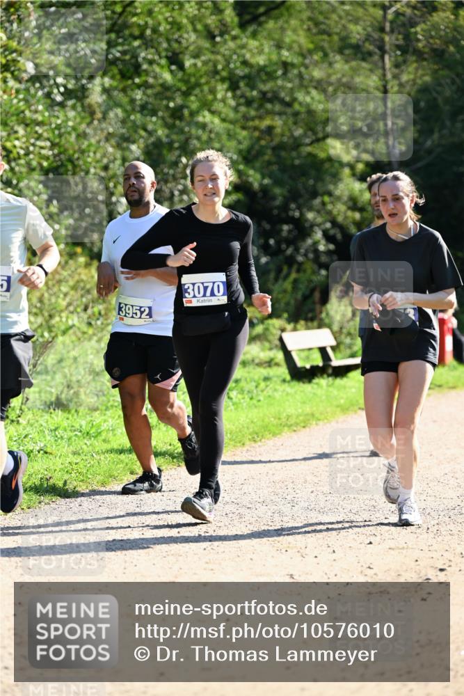 27.09.2026 - 35. Volkslauf durch das schöne Alstertal Dr. Thomas Lammeyer http://msf.ph/oto/10576010 27.09.2026 11:40:19 Laufen 5, 3952, 3070 meine-sportfotos.de